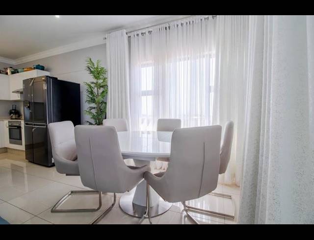 3 BEDROOM APARTMENT FOR SALE IN UMHLANGA RIDGE